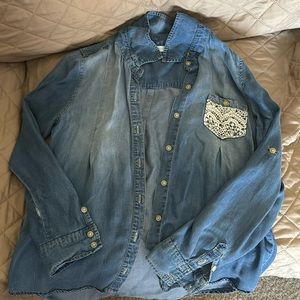 Light Soft Jean top with Lace accent pocket.